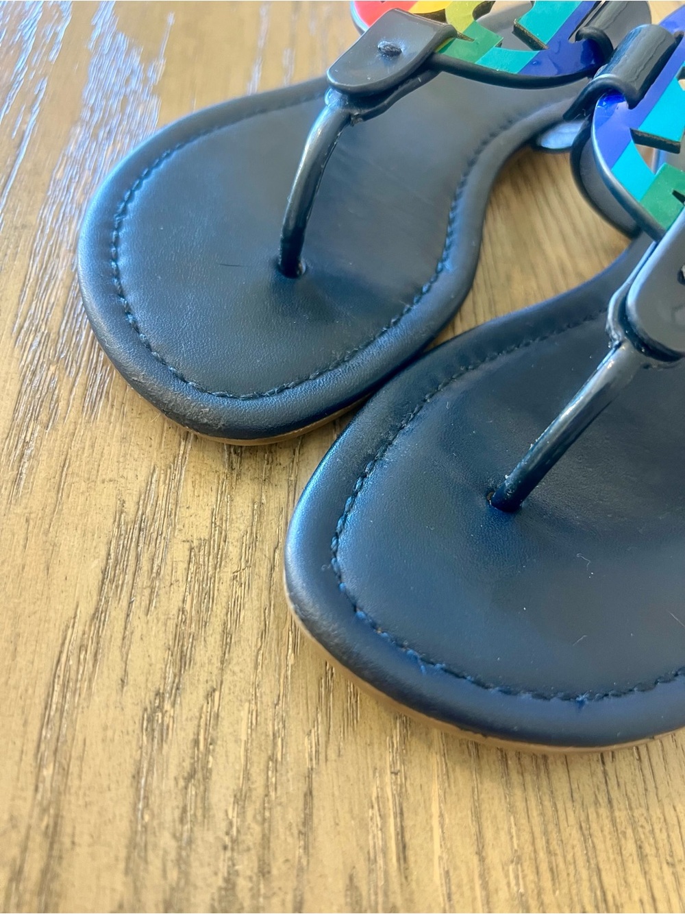 Tory Burch Miller patent leather rainbow navy leather thong sandals sz 7 - Picture 8 of 11
